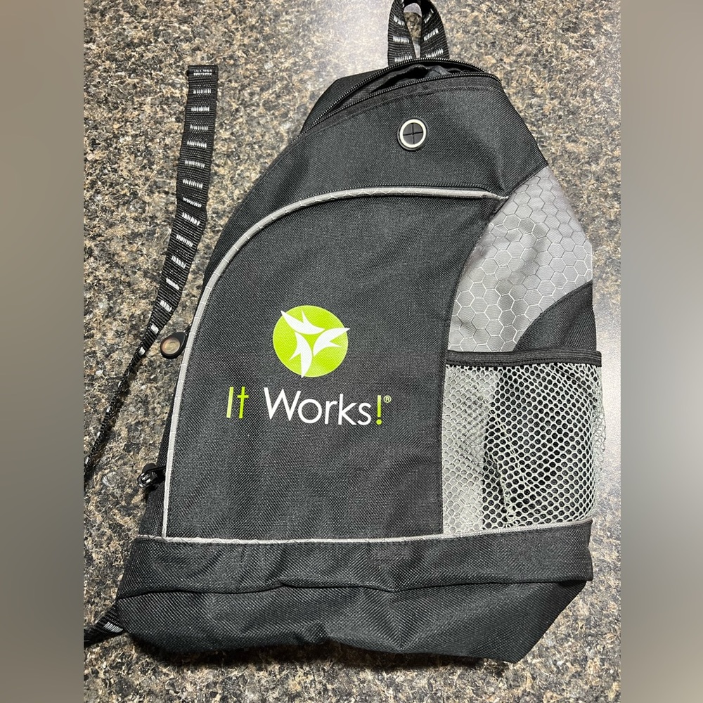 It Works Sling bag